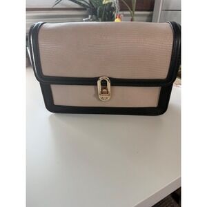 Jules Kae‎ Lizard Embossed Crossbody Bag Cream Black Gold Turn Lock Closure